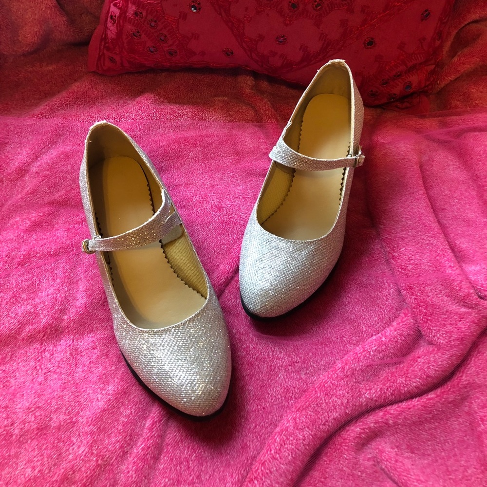 Glitter Mary Jane pump